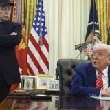 L'homme le plus riche du monde Elon Musk et le président américain Donald Trump ne regardent plus du tout dans la même direction. KEYSTONE/AP/Evan Vucci